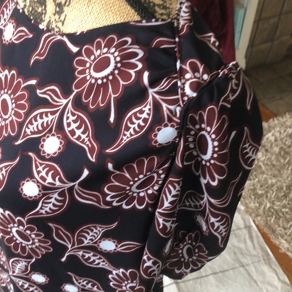 Ann Taylor polyester blouse - new without tags! - Picture 3 of 7